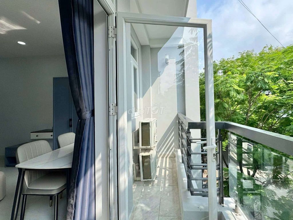 balcony room - 1 Đặng Thùy Trâm empty