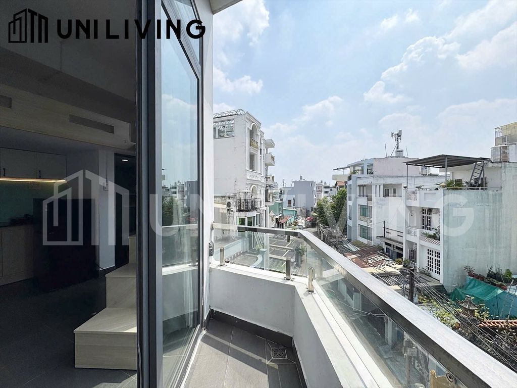 A clear room for Duprix Ung Văn Khiêm - clear balcony, right here!