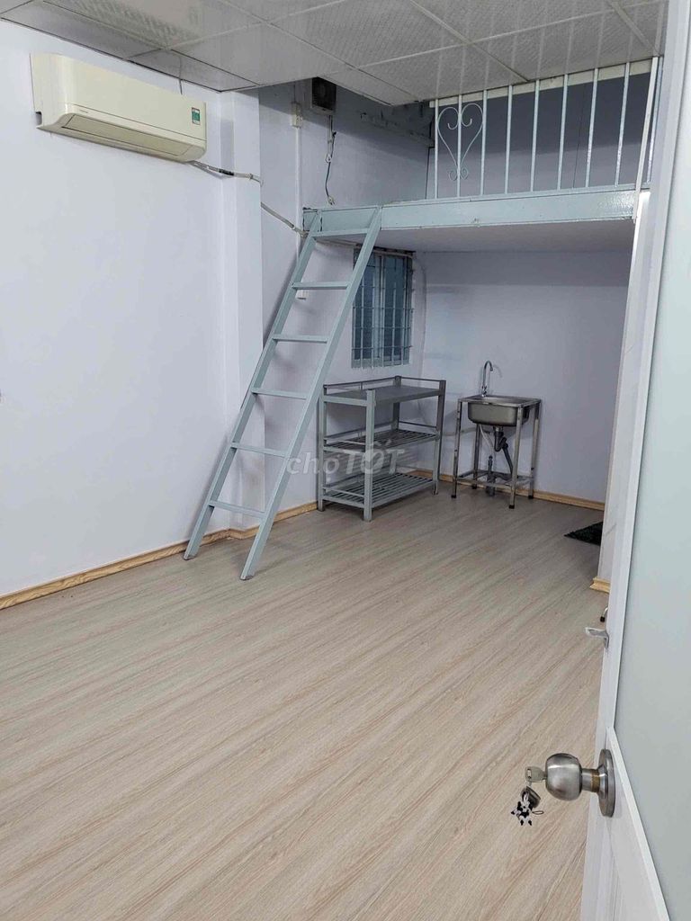 renting rooms on số 30 P.an's, college
