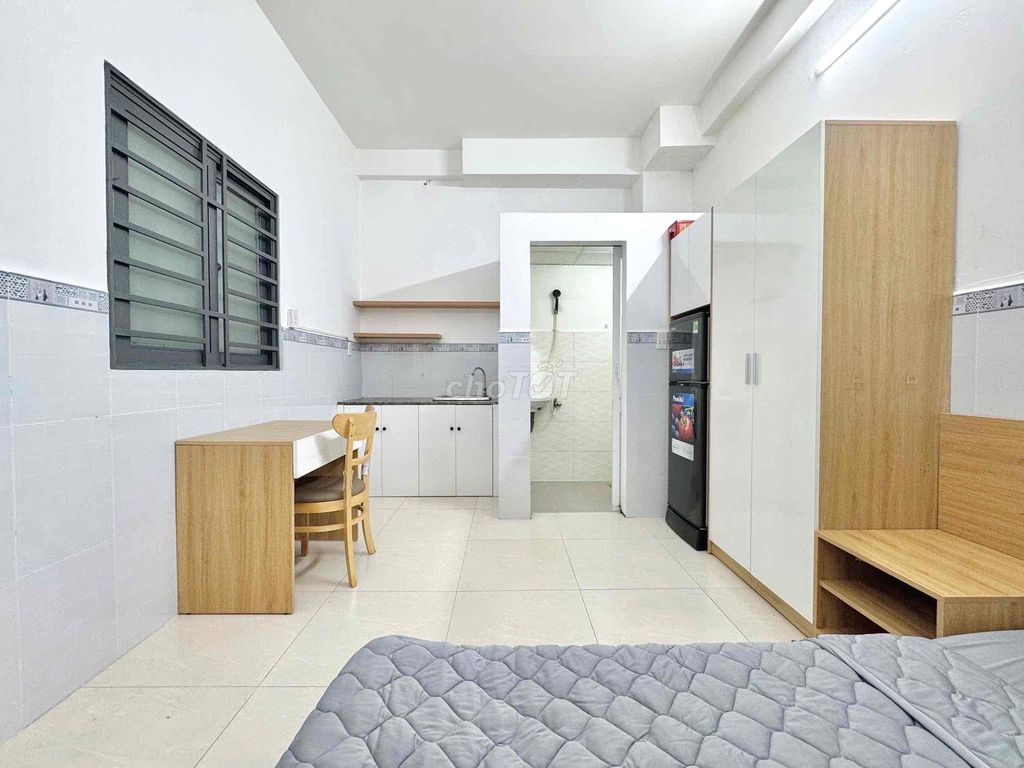 The Full Building — Even Peaceful Hallel