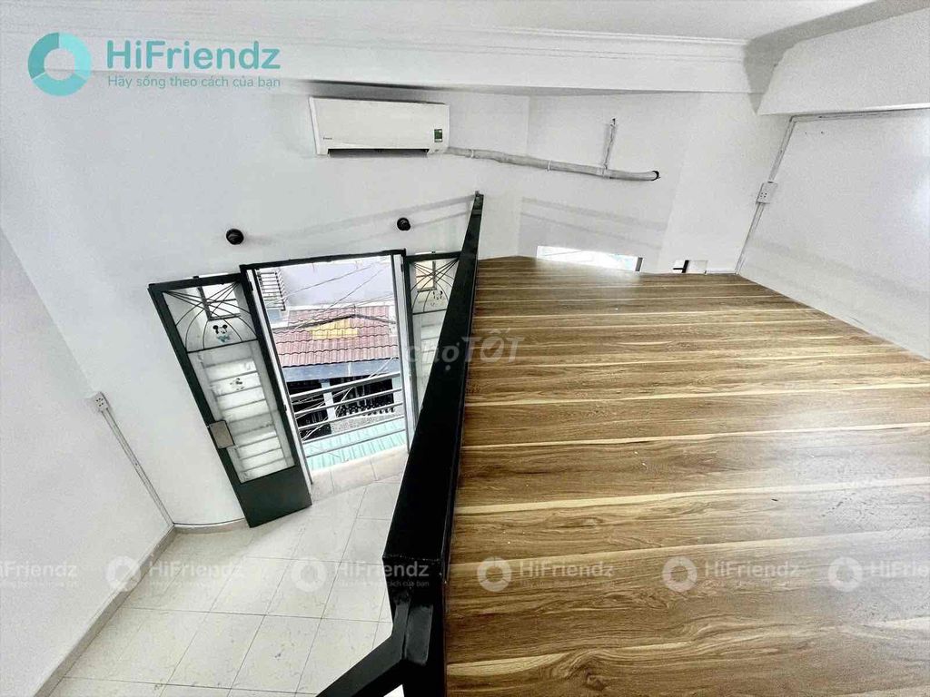 The underprivileged balcony room is full of furniture in the dragon chain.