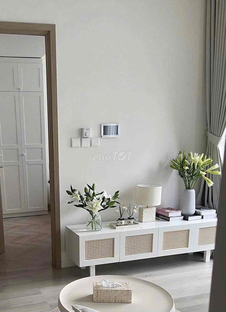 We'll rent out the Vinhomes Grand Park bedrooms in 9th county, which is only 4 million.