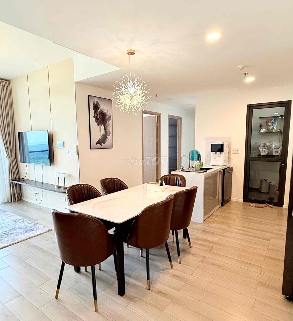 We'll rent out the Vinhomes Grand Park bedroom.