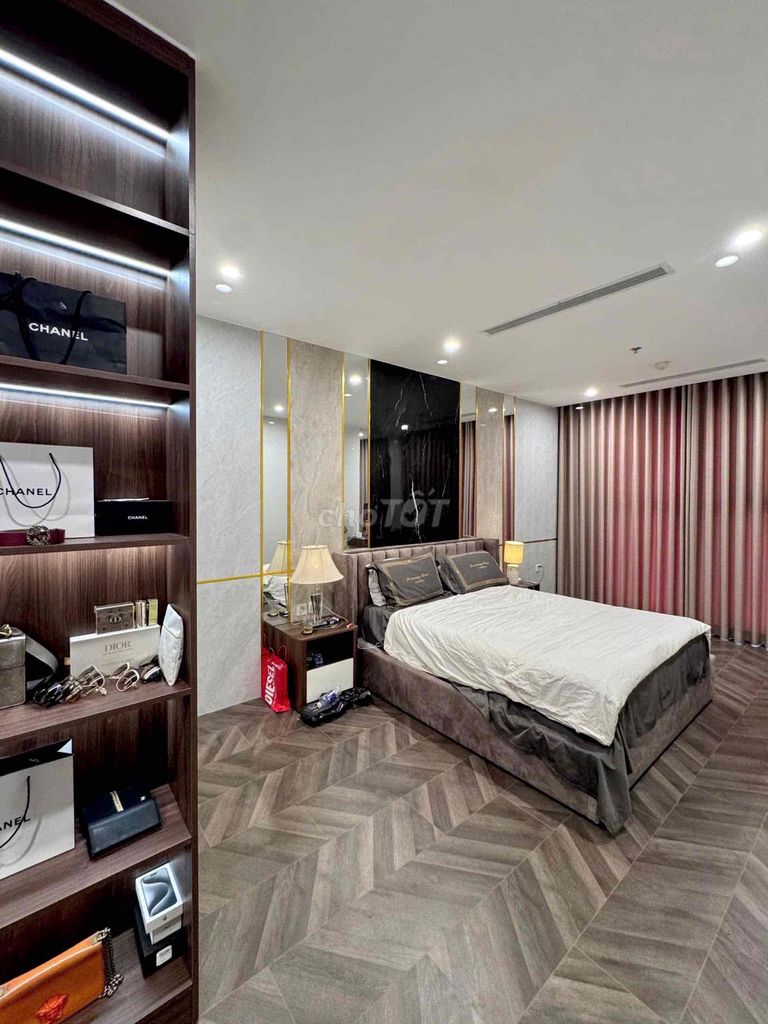 Rent three Vinhomes Grand Parks. 9th.