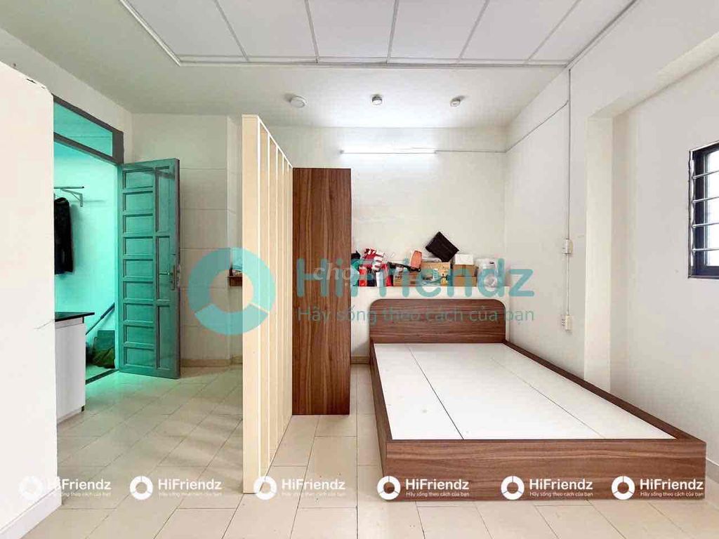 The Bancol studio has a 40-M2 interior in the family.