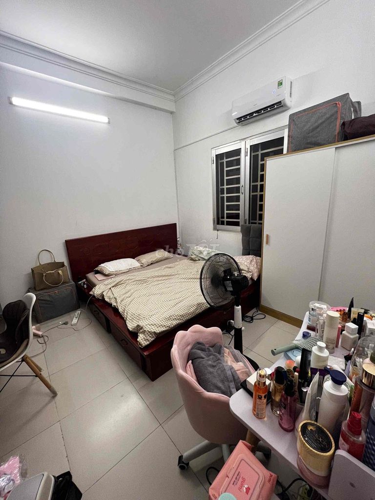 Cheap room right here. Vulmall.