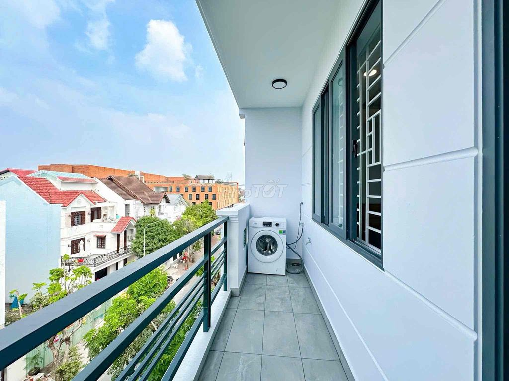 A new bedroom 100 percent balcony Nguyễn Đình Chiểu private washing machine, District 3.