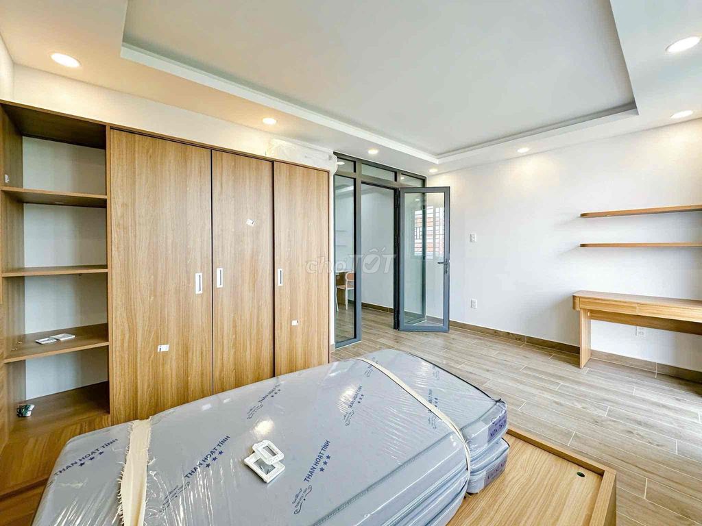 A new bedroom 100 percent balcony Nguyễn Đình Chiểu private washing machine, District 3.