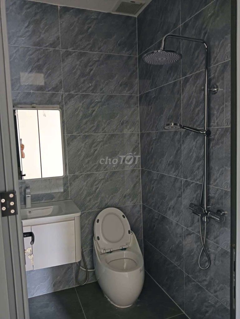 The master room is full interior.Trần Thị Điệu for rent