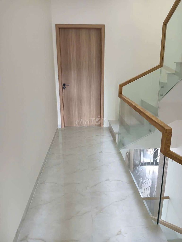 The master room is full interior.Trần Thị Điệu for rent