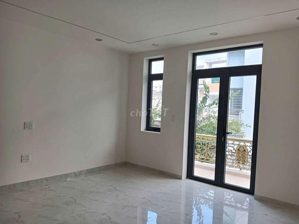 The master room is full interior.Trần Thị Điệu for rent
