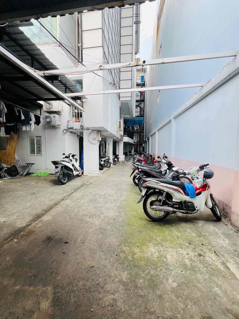 Rent Mini's room, guard, air conditioning, closed toilets.