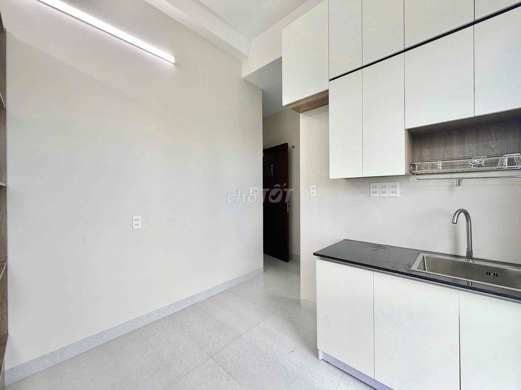 Open the guest room / new service apartment on a balcony road