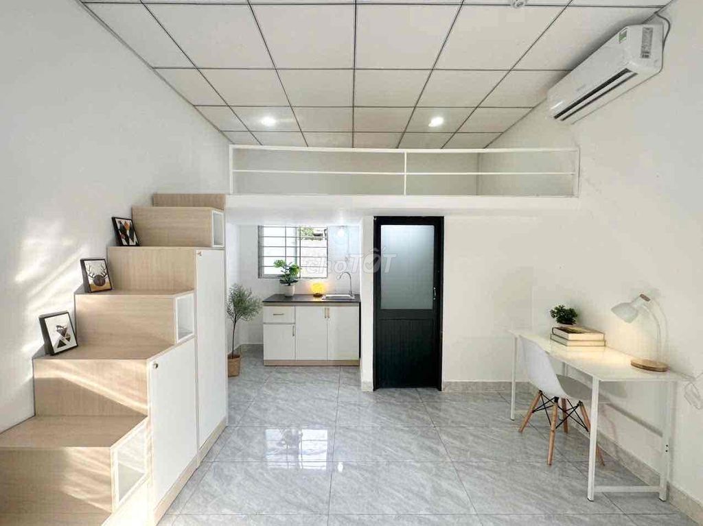 The new student prices room, keep room to ten.