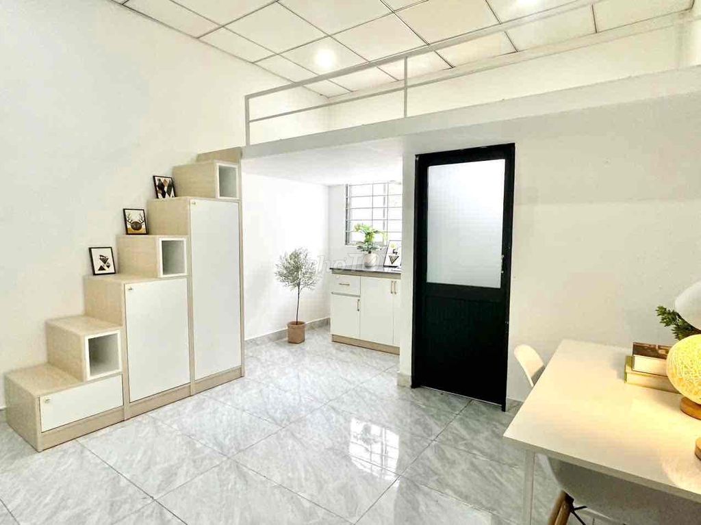 The new student prices room, keep room to ten.
