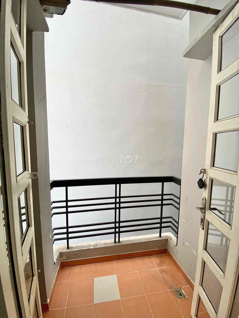 full interior balcony studio close to long chain_phan log