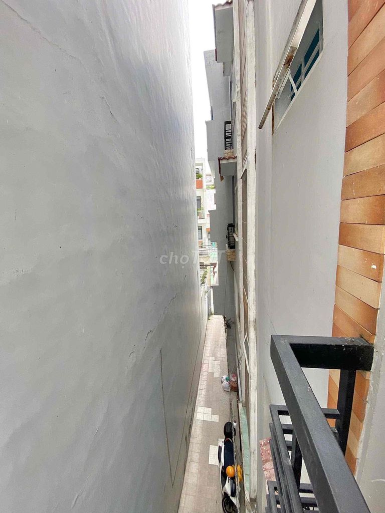 full interior balcony studio close to long chain_phan log