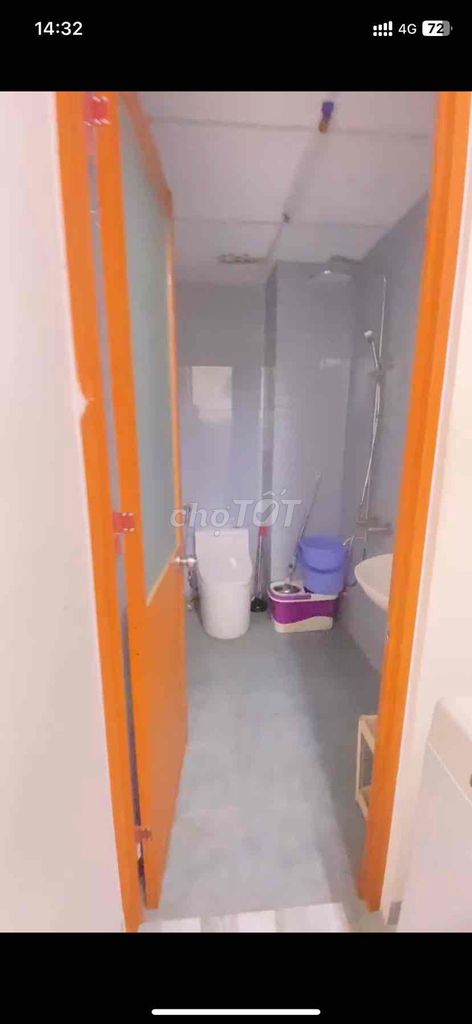 Rent a two-room apartment full of furniture, first floor, front floor.