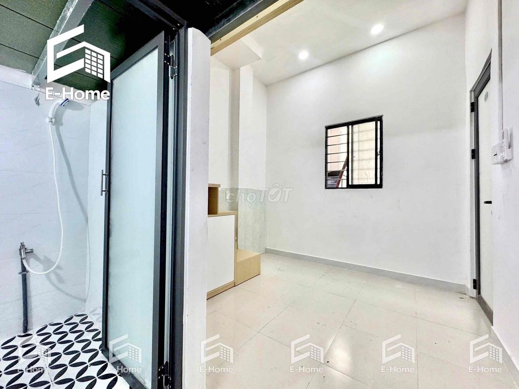 Unguarded student room. Ngay ngã tư Bảy Hiền.