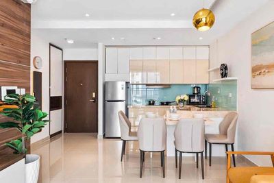 The 2nd floor apartment system - The Tresor heading for District 4 center.