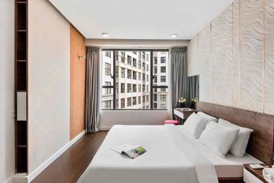 The 2nd floor apartment system - The Tresor heading for District 4 center.