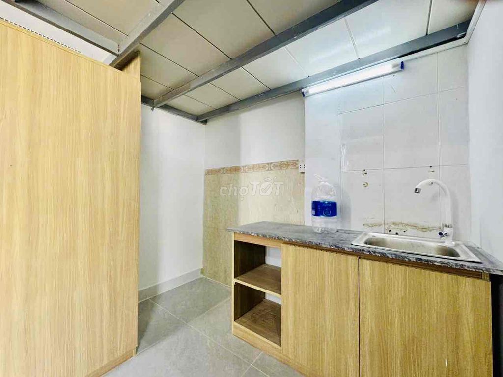 free home September Full New Building balcony