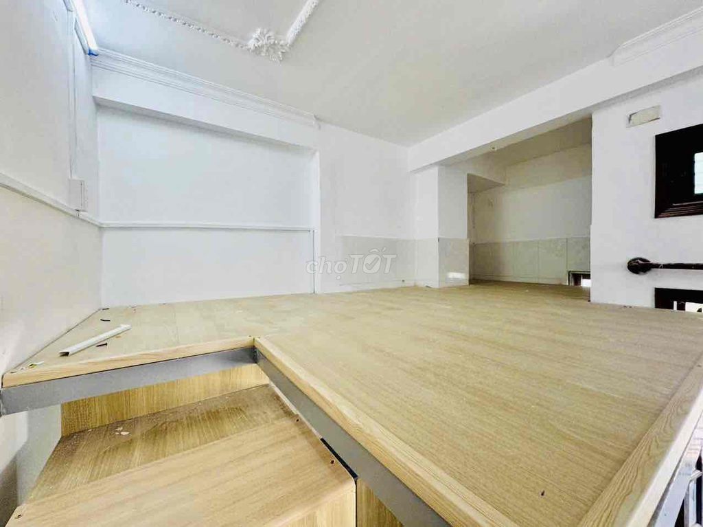 free home September Full New Building balcony