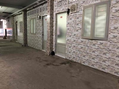 The main office is renting 2000 klicks with air conditioning.