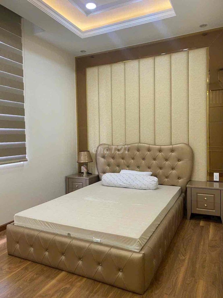 Phạm Hữu Lầu balcony room - near Phú Mỹ in District 7