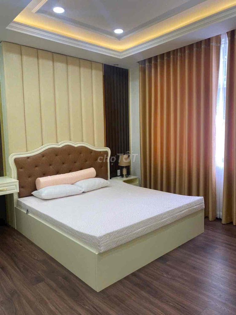 Phạm Hữu Lầu balcony room - near Phú Mỹ in District 7