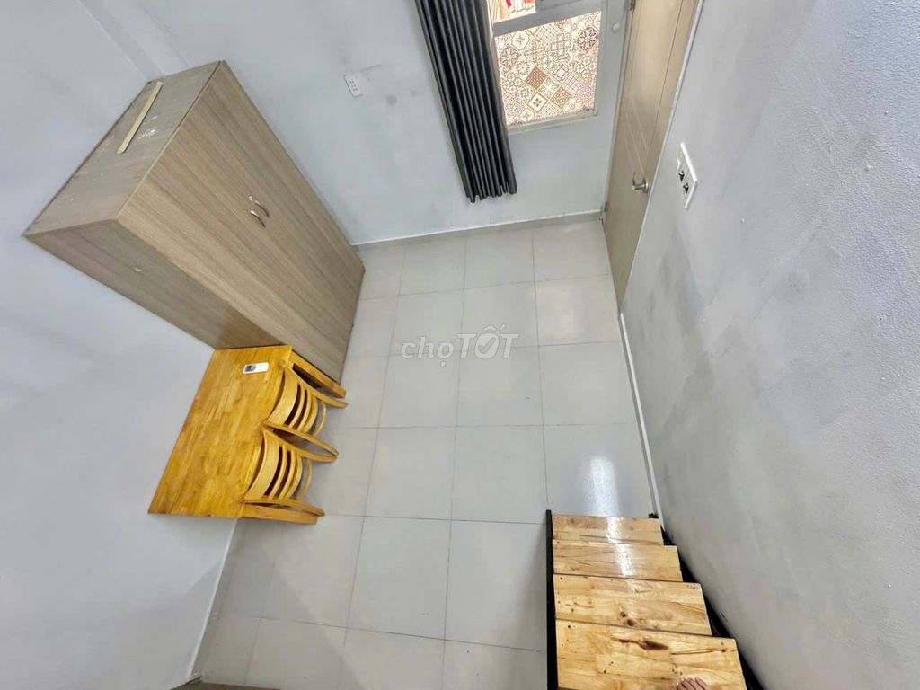 The room's worth 4 million. - Dương Quảng Hàm