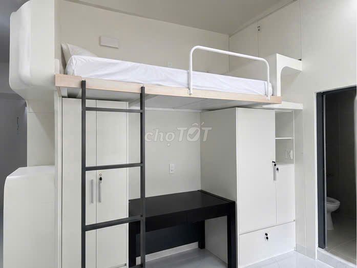 Ladies' dorms on 11th county.