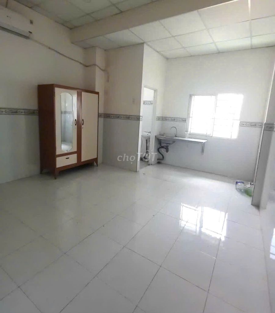 Rent Âu Dương Lân District 8. (25 m2 private toilets, Cold Machines, Cookable