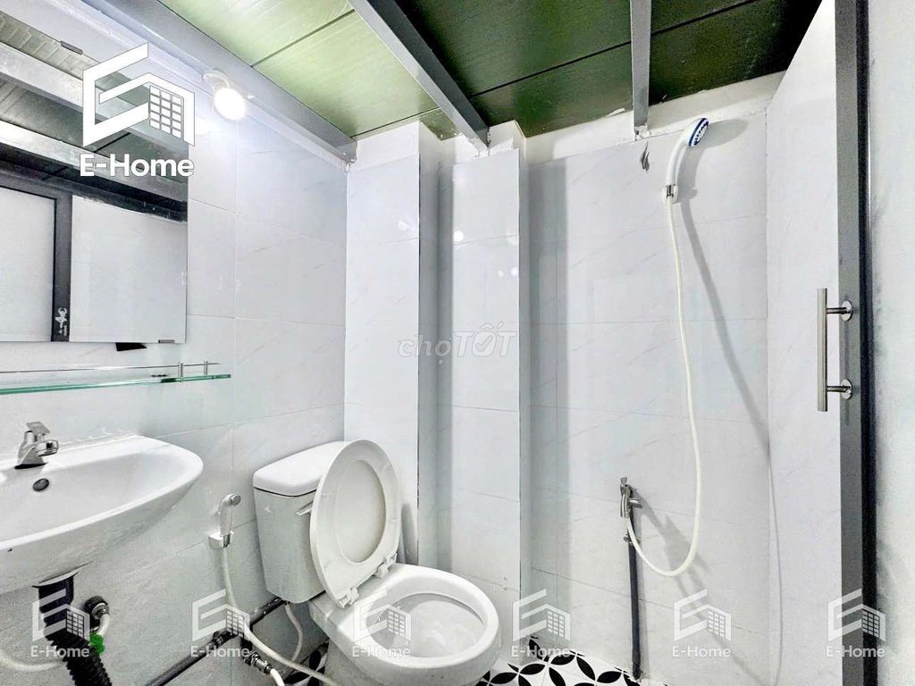 Cheap student living room with no guard