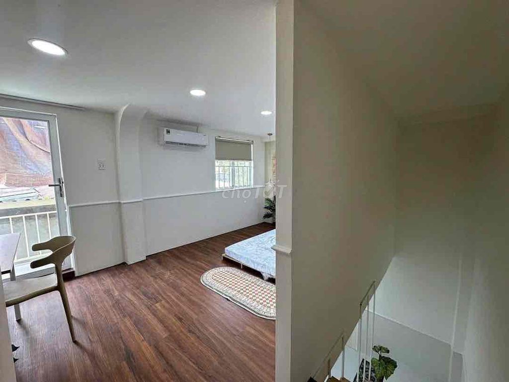 1 st floor one with air conditioning - close to a rich family, vincom, colliqual