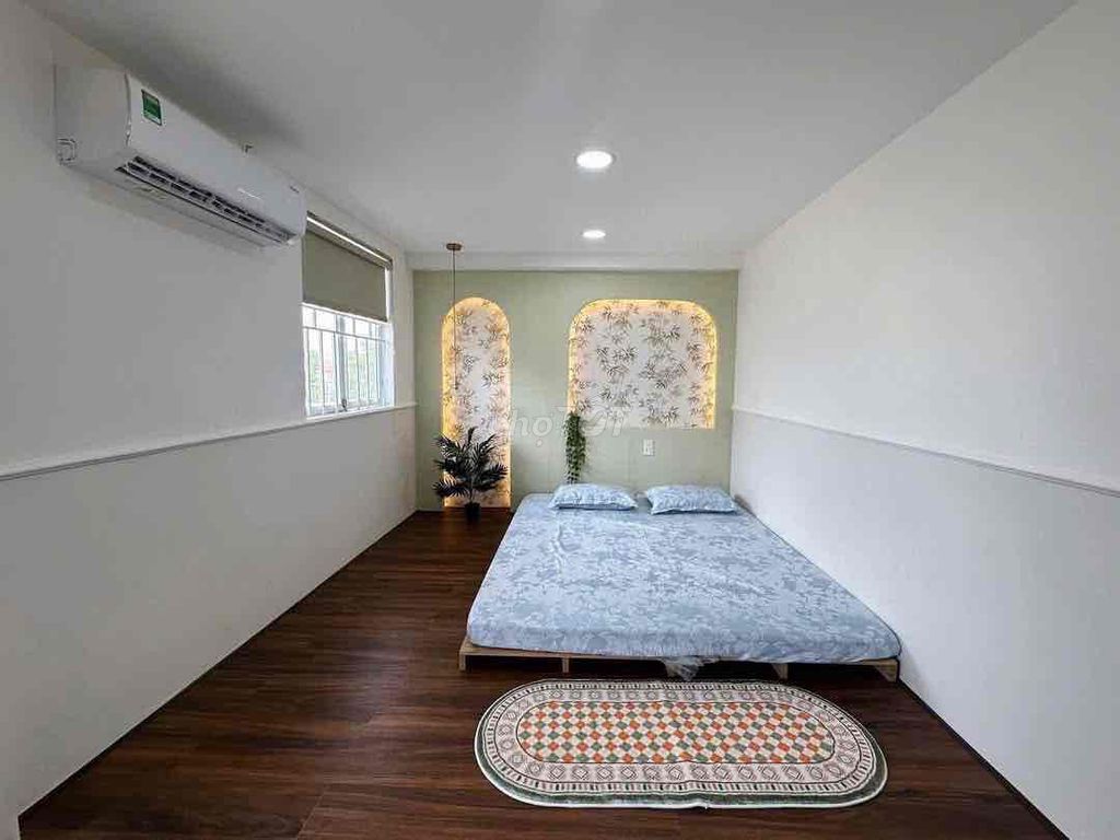 1 st floor one with air conditioning - close to a rich family, vincom, colliqual
