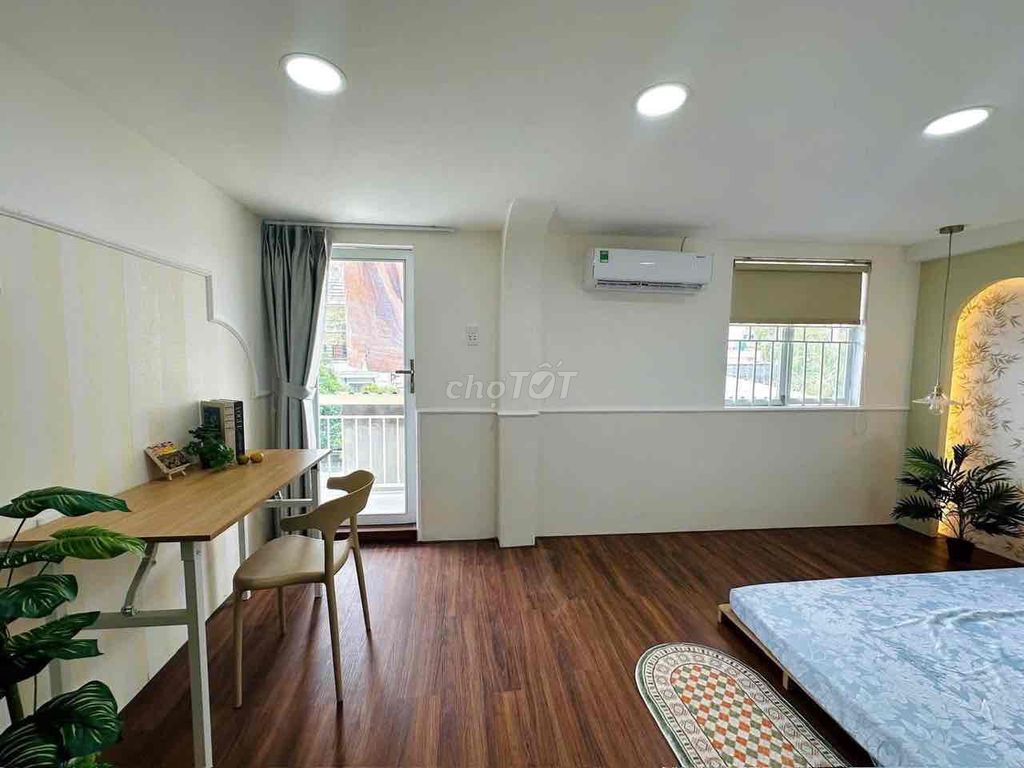 1 st floor one with air conditioning - close to a rich family, vincom, colliqual