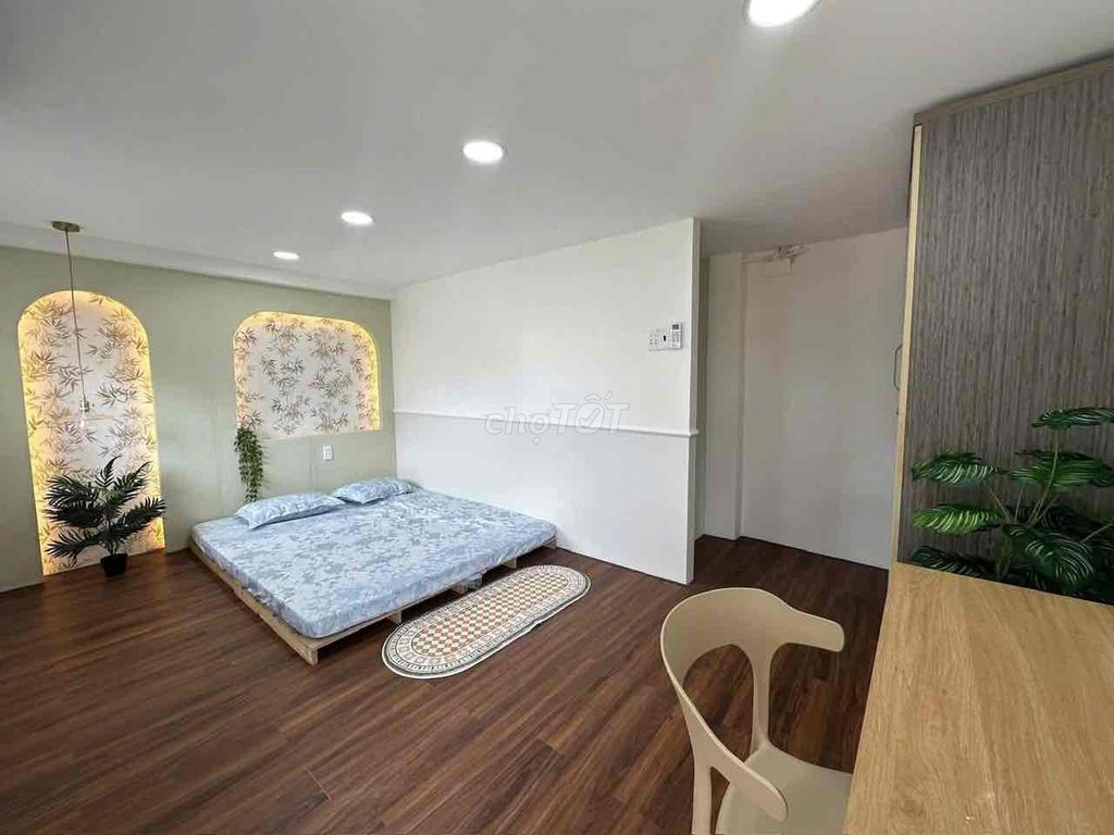 1 st floor one with air conditioning - close to a rich family, vincom, colliqual