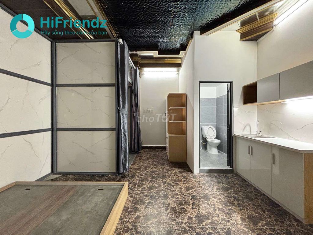 The cheap Lê Thị Hà student room.