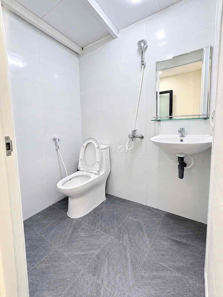 The open room is 3 millionth and 15th.