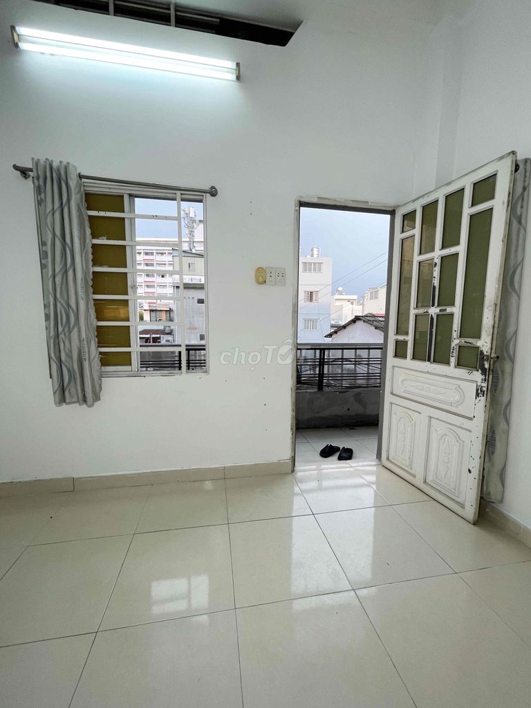 Rent an apartment 300 meters from the University of Industrials.