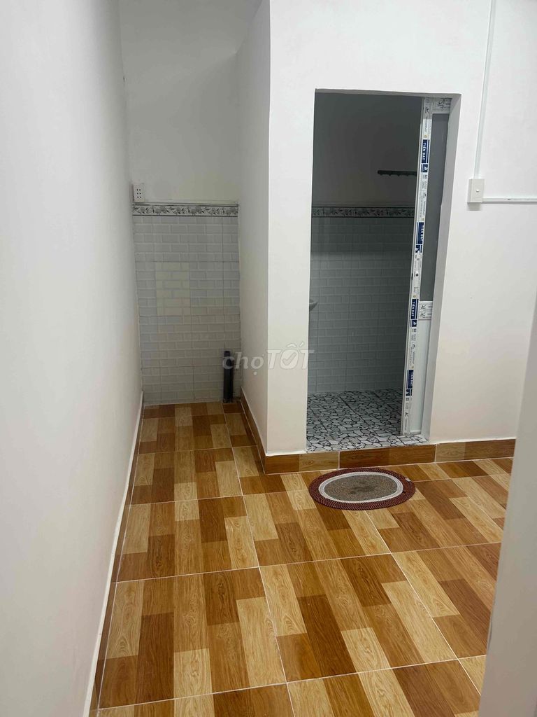 Rent room 3 x 15 in front of the alley (7 meters, 8 meters)