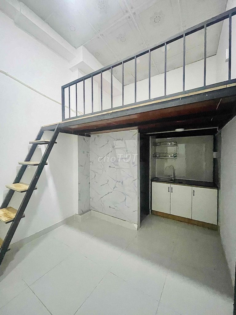 The air conditioning room is located in the park.