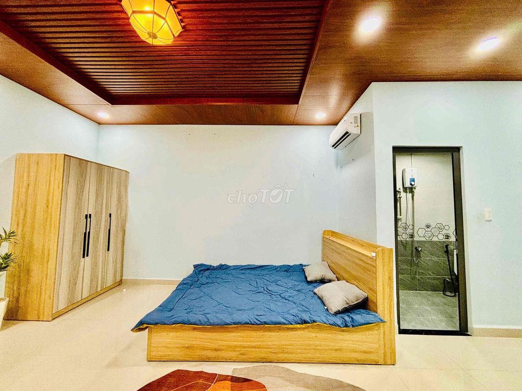 Studio Full interior right here in the Yangtze King
