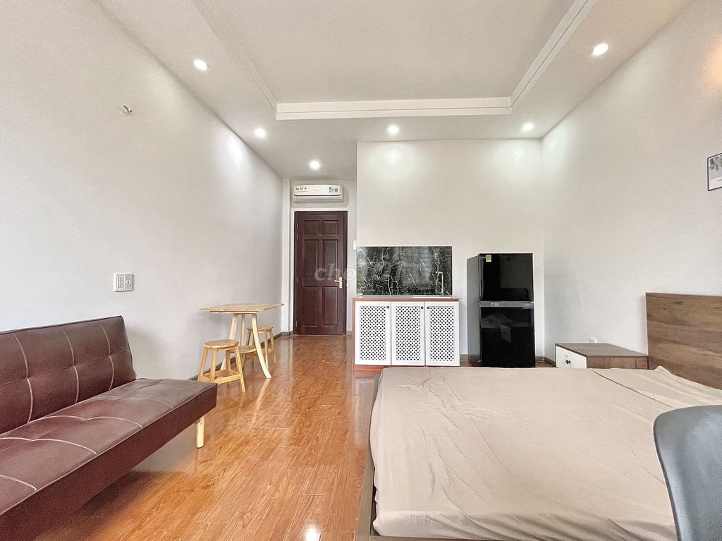 Rent a balcony near the University of Lilongm.