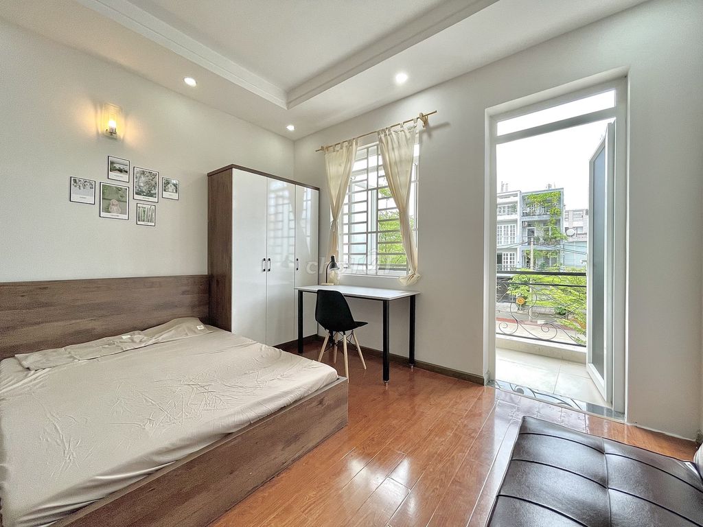 Rent a balcony near the University of Lilongm.