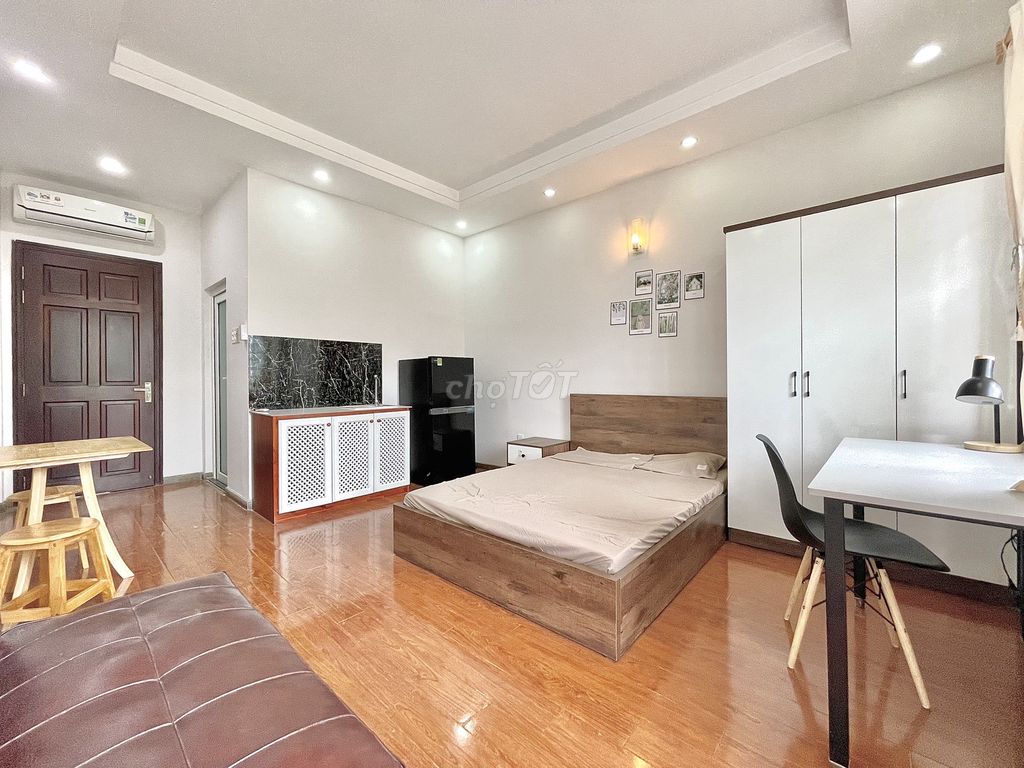 Rent a balcony near the University of Lilongm.