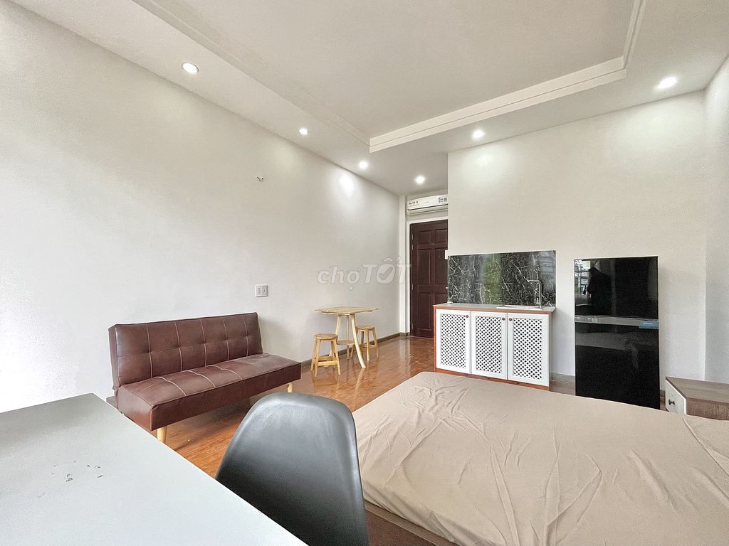 Rent a balcony near the University of Lilongm.