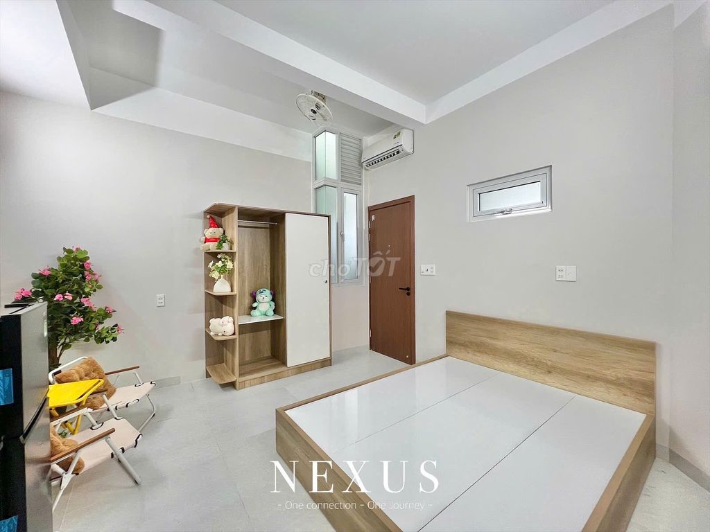 The studio apartment is full of furniture - super cheap from 4 7
