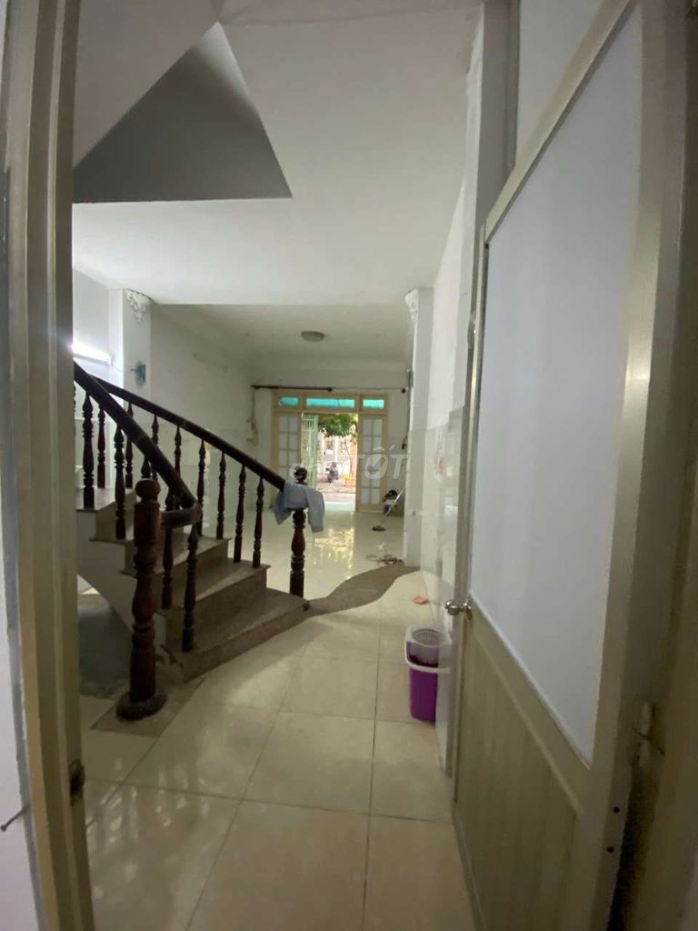 Rent Bình Thạnh, University of hutech, foreign college.